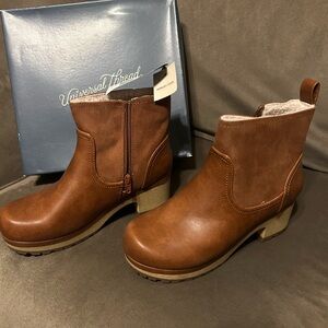 Universal Thread Women's Tan Ankle Booties